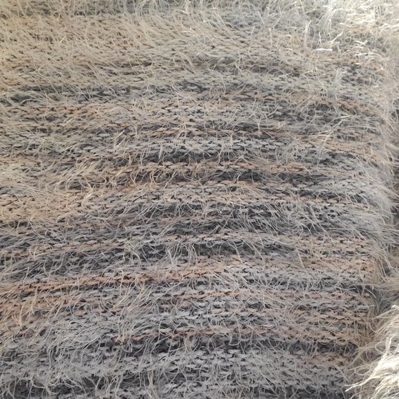 Medium, Croptop Sweater - Picture 2 of 4